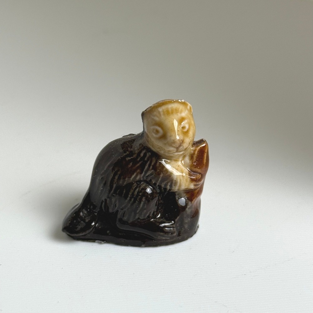 Wade Whimsies Beaver Miniature Porcelain Figurine Brown Glossy
